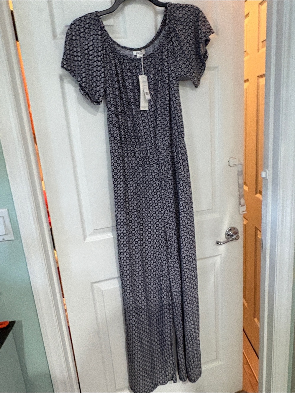 Black and White Jump suit with sleeves-size Large